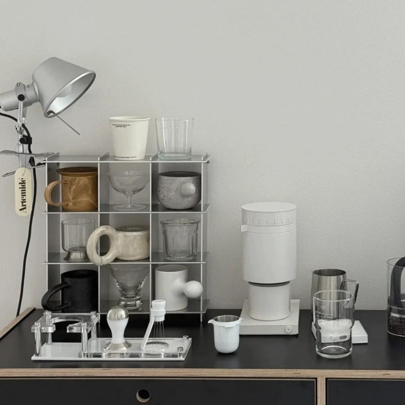 Minimalistyczna półka na kubki – Food Storage Shelving recenzja i cena