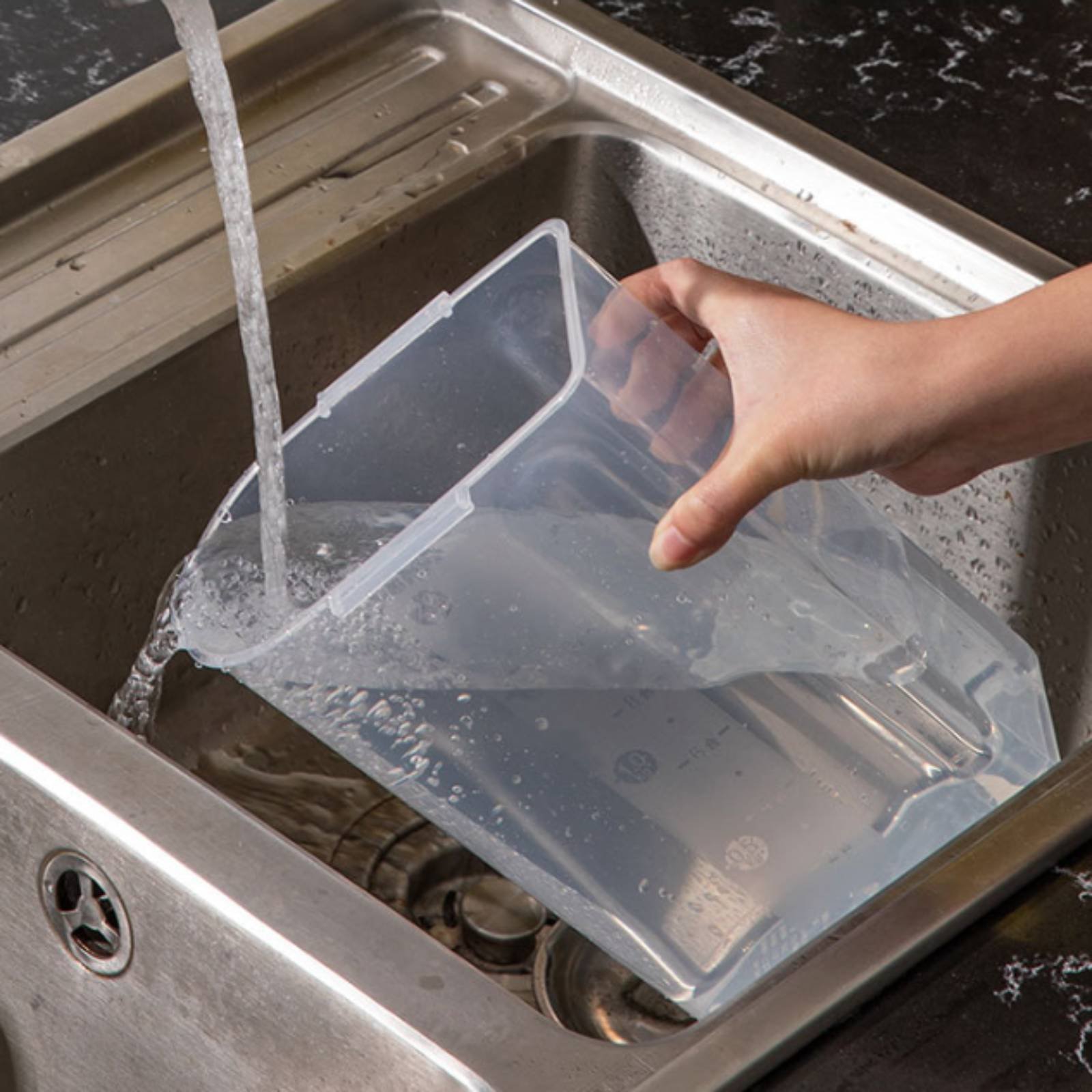 Pojemnik na ryż z barierą prze – Food Storage Dispenser recenzja i cena